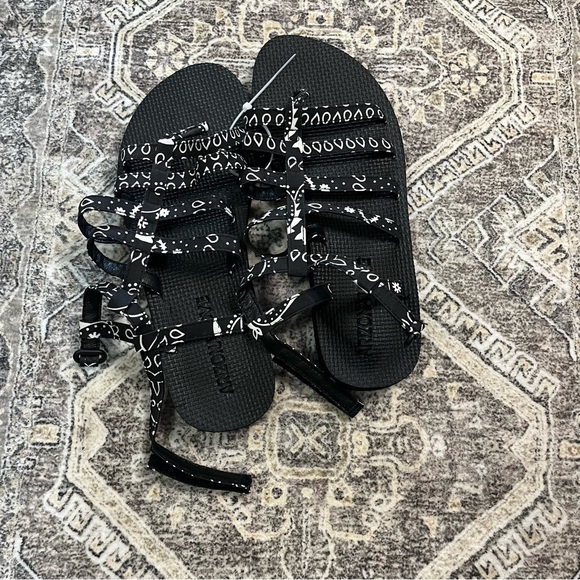 REVOLVE Arizona Love Trekky Flat Spartiate Sandals Sz 12 US - Picture 7 of 9